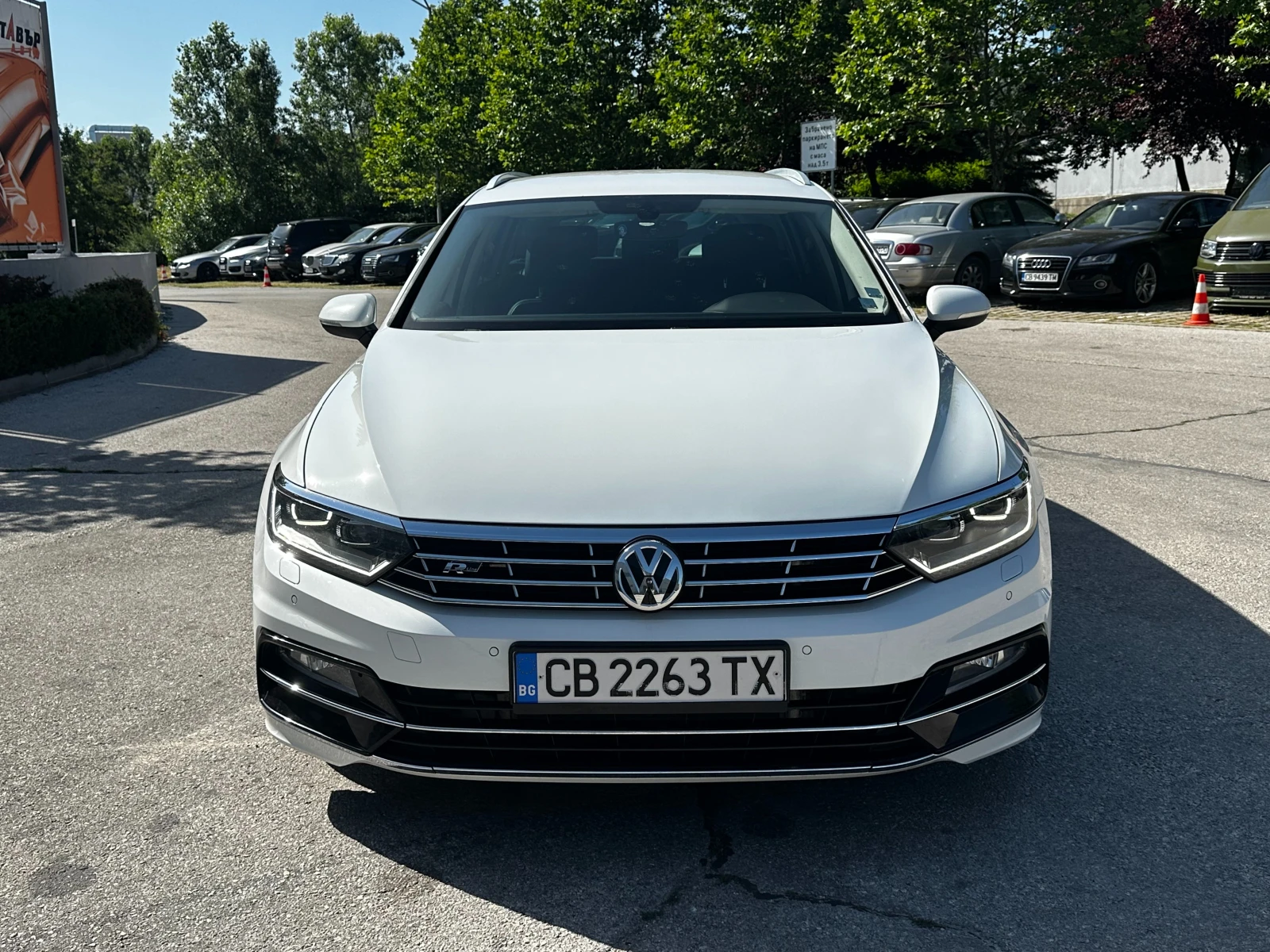 VW Passat 2.0d 239 к.с./R line/ГАРАНЦИЯ, снимка 8 - Автомобили и джипове - 55089318