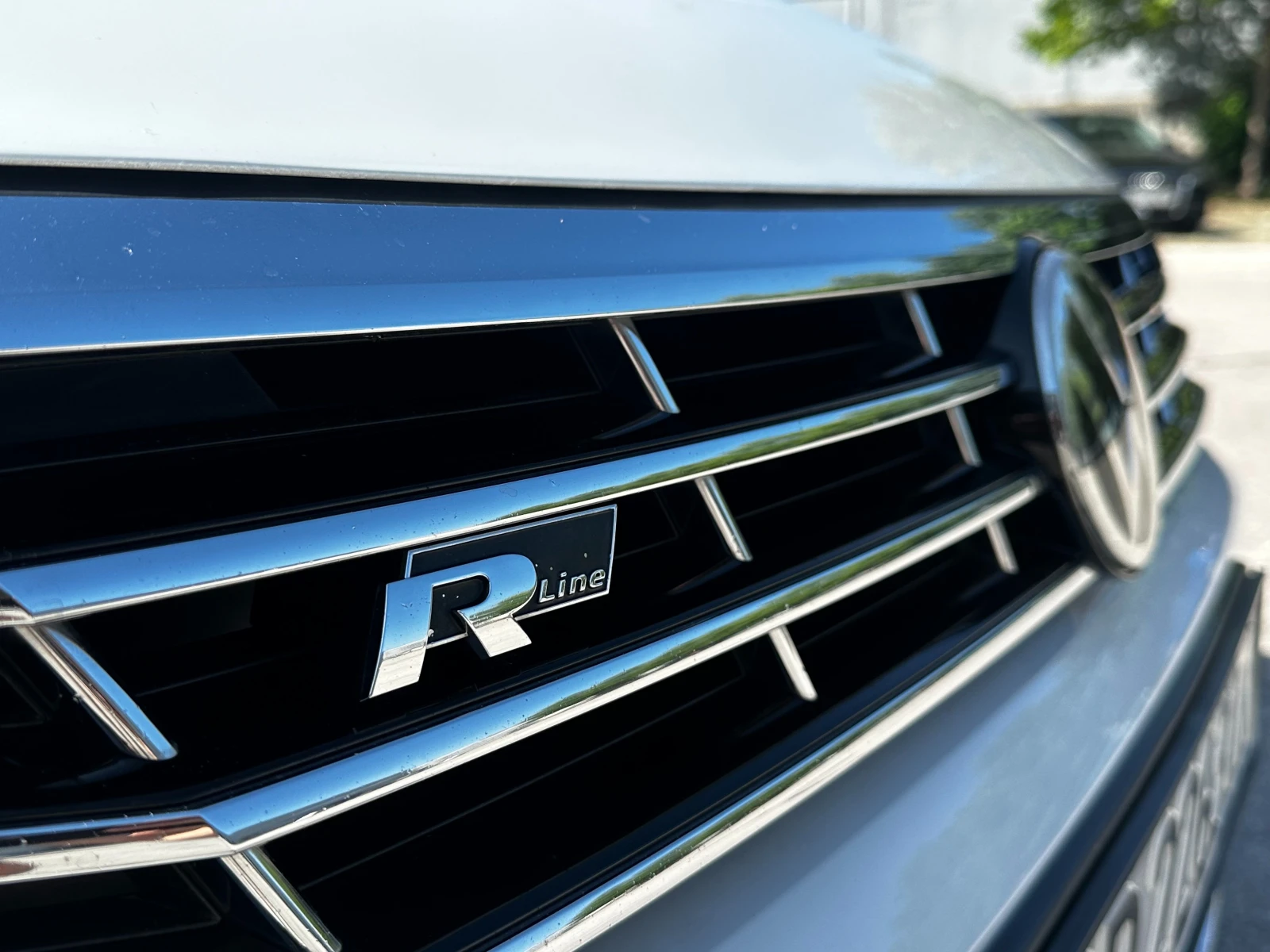 VW Passat 2.0d 239 к.с./R line/ГАРАНЦИЯ, снимка 9 - Автомобили и джипове - 55089318