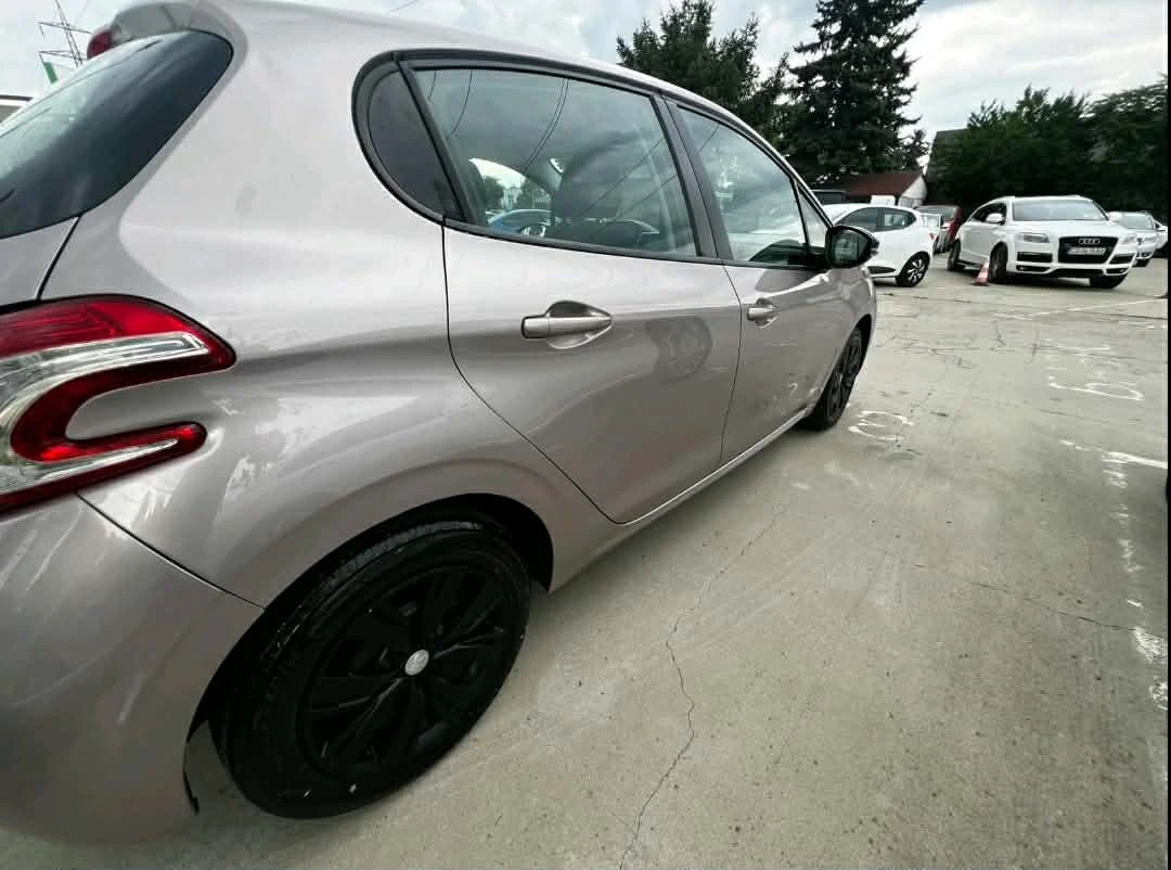 Peugeot 208, снимка 3 - Автомобили и джипове - 55093636