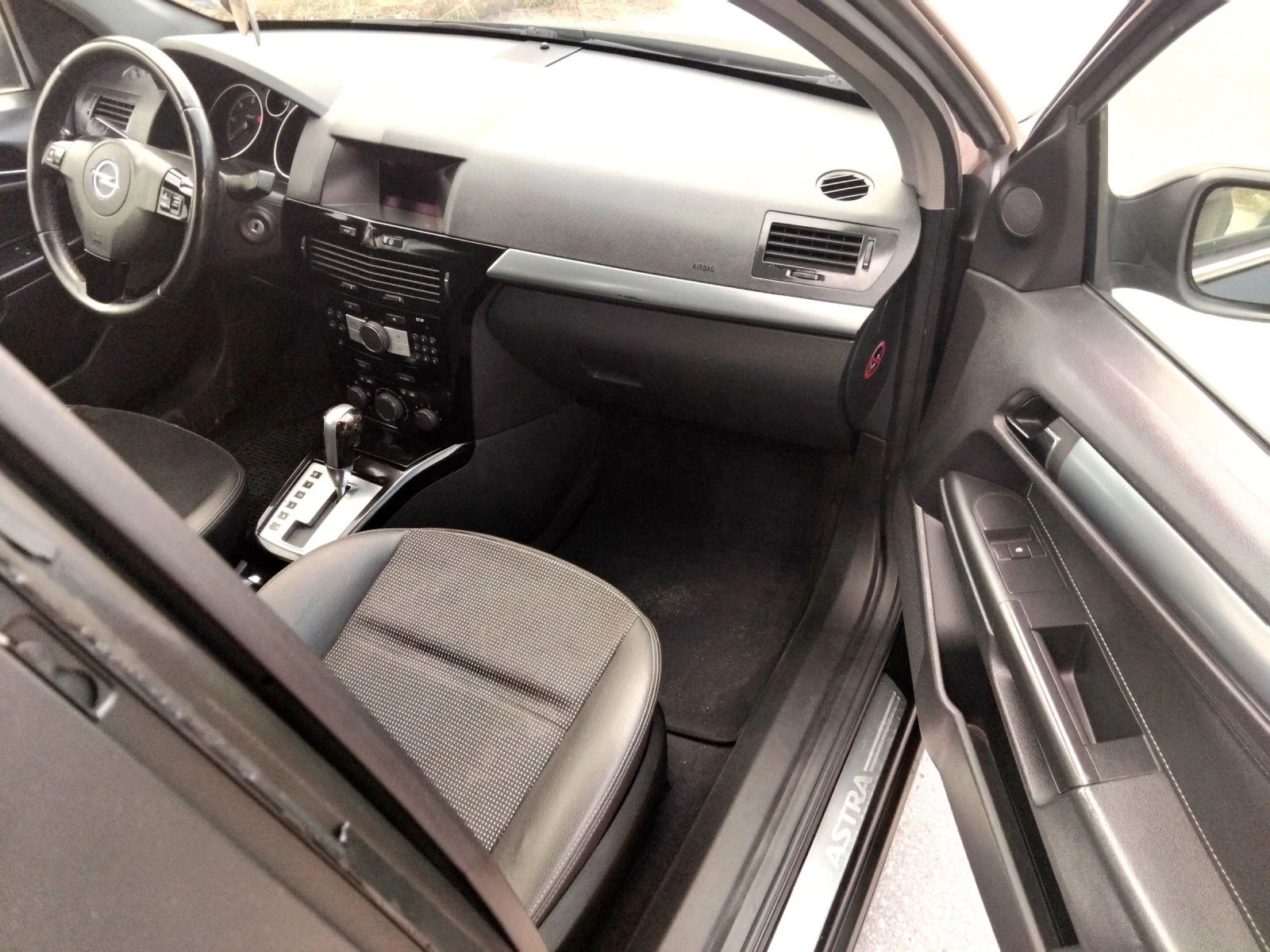 Opel Astra 1.9TDI.120k+ КЛИМА. 2007г , снимка 15 - Автомобили и джипове - 55326718