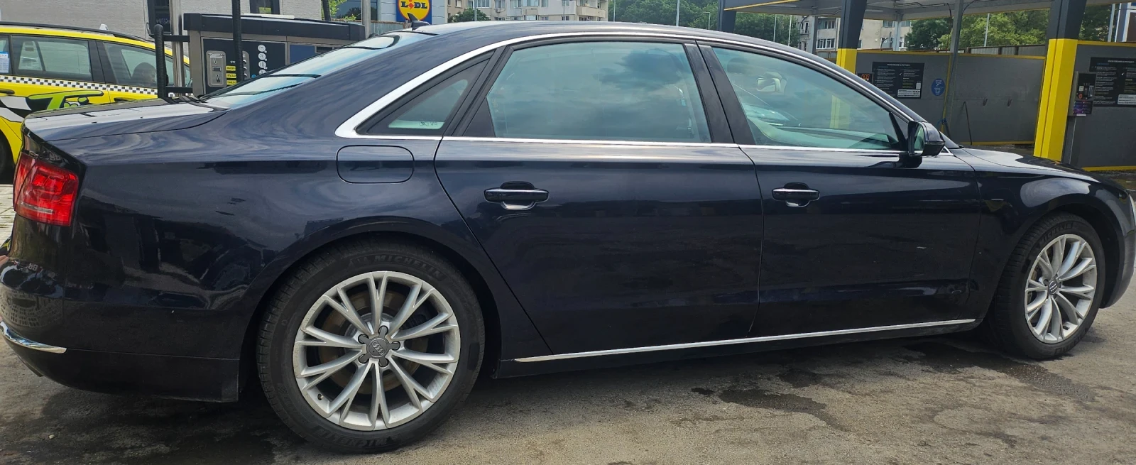 Audi A8, снимка 4 - Автомобили и джипове - 55606334