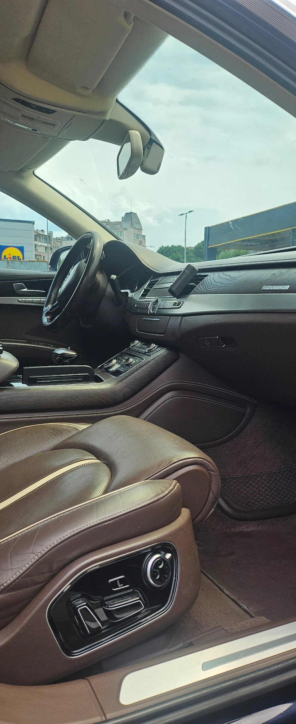 Audi A8, снимка 13 - Автомобили и джипове - 55606334