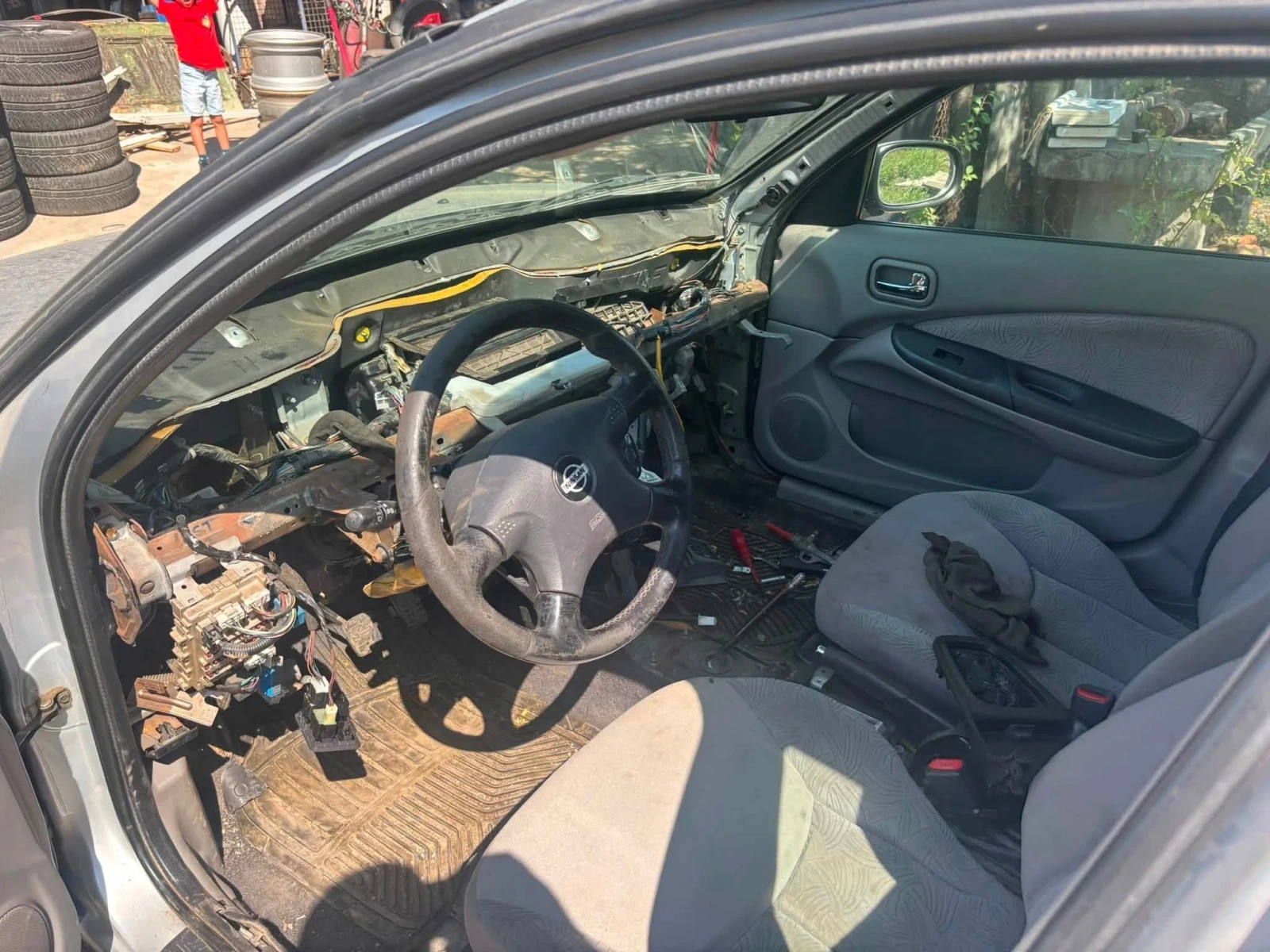 Nissan Almera, снимка 3 - Автомобили и джипове - 55809555