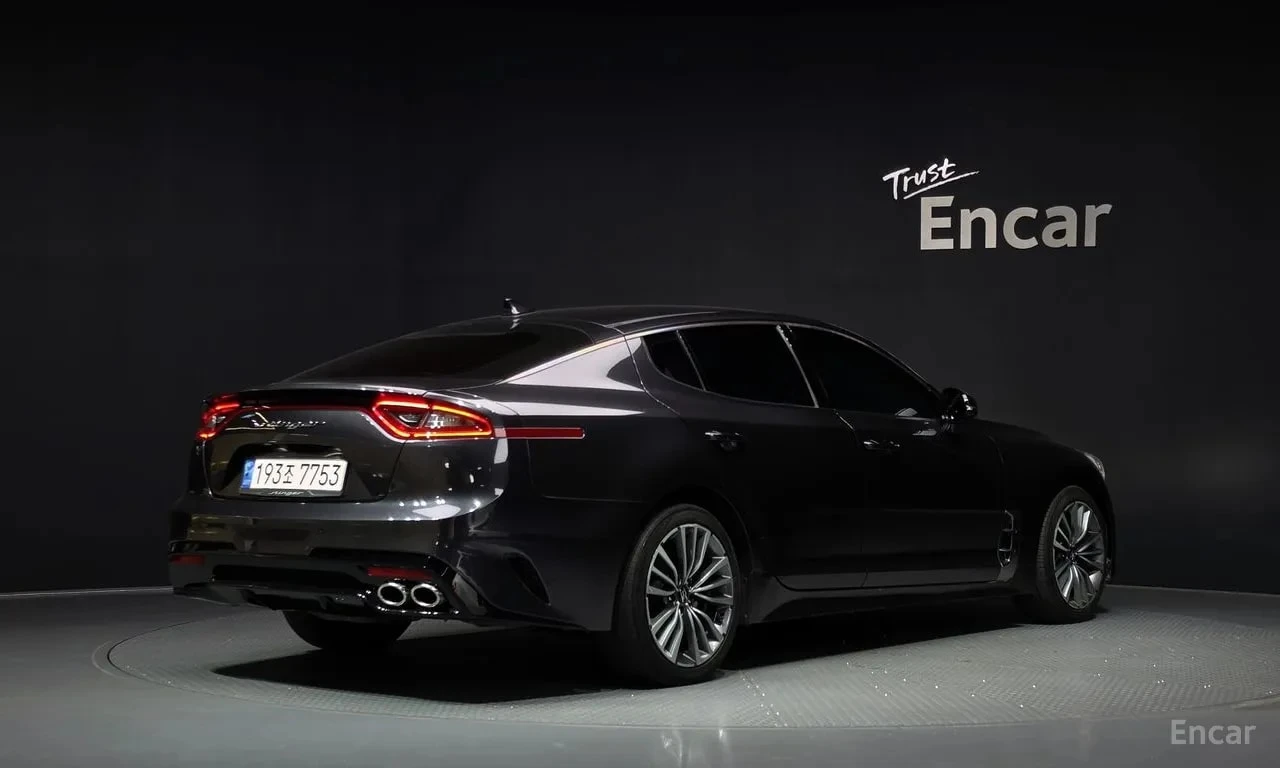 Kia Stinger 2.2 Diesel | АВТОФИНАНСИРАНЕ БЕЗ ПЪРВОНАЧАЛНА, снимка 2 - Автомобили и джипове - 55836828