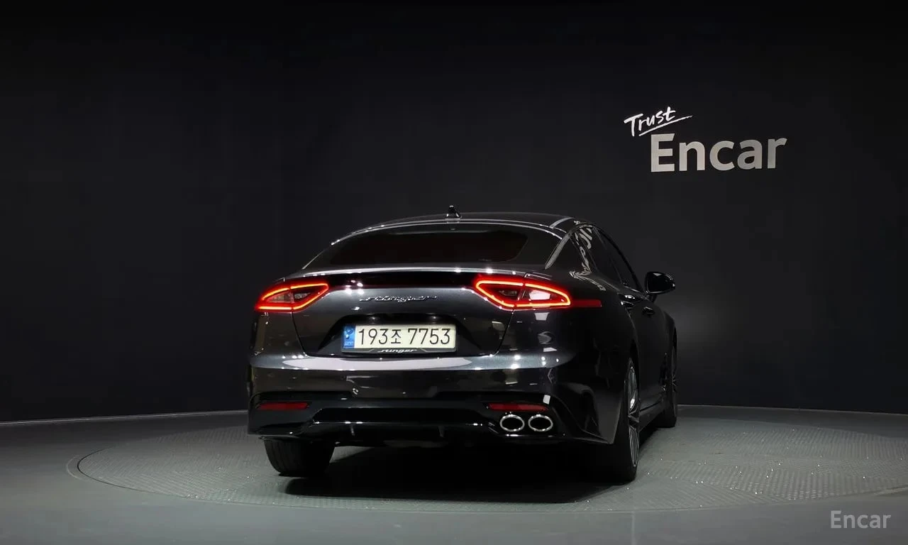 Kia Stinger 2.2 Diesel | АВТОФИНАНСИРАНЕ БЕЗ ПЪРВОНАЧАЛНА, снимка 4 - Автомобили и джипове - 55836828
