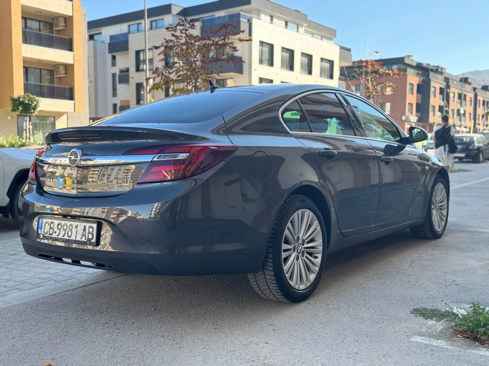 Opel Insignia, снимка 2 - Автомобили и джипове - 55982659