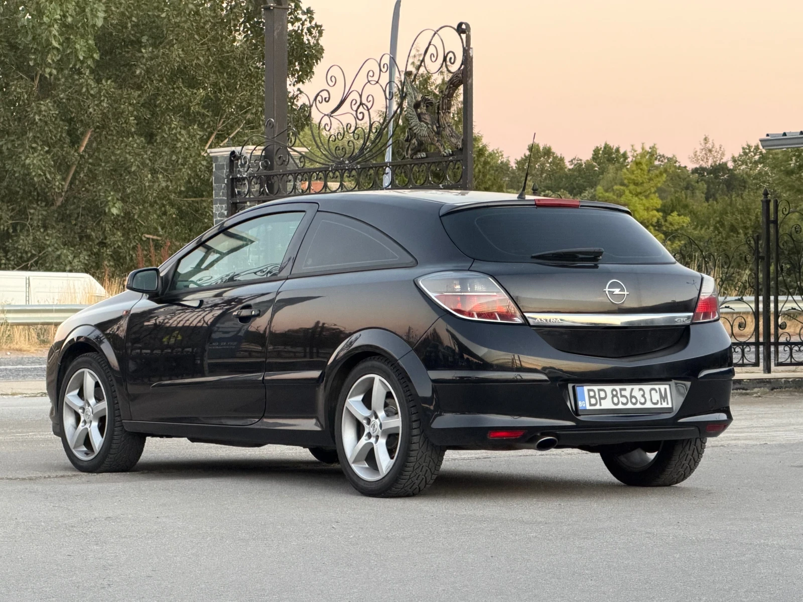 Opel Astra 1.6 ECO TEC GTC ГАЗ БЕНЗИН ВСИЧКО ПЛАТЕНО, снимка 11 - Автомобили и джипове - 55982687