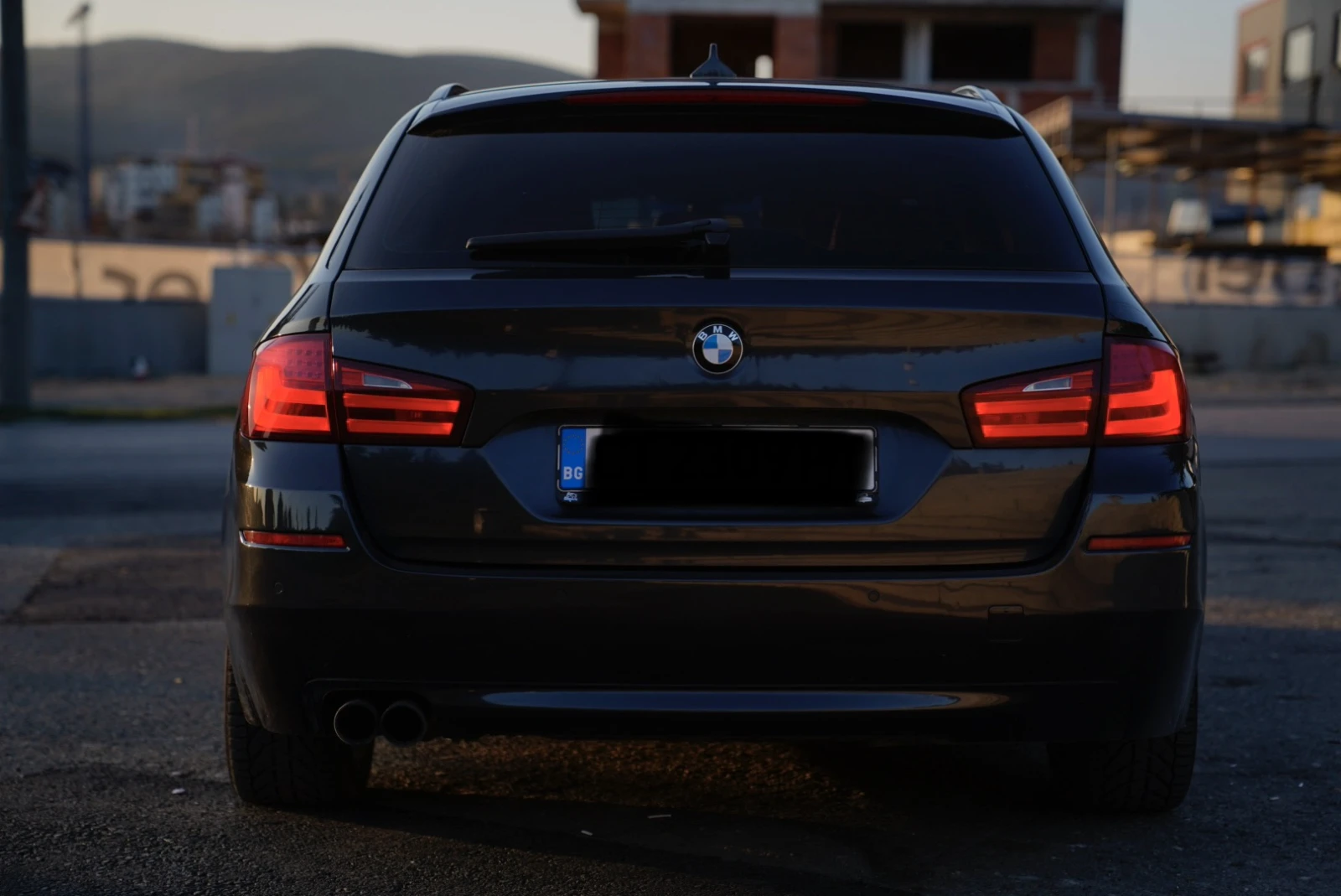 BMW 520 ГОЛЯМА НАВИГАЦИЯ* ПЕРА* КОЖА* BIXENON* ПАРКТРОНИК, снимка 4 - Автомобили и джипове - 56261096