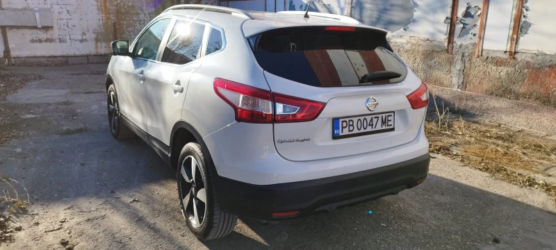 Nissan Qashqai, снимка 14 - Автомобили и джипове - 48412632