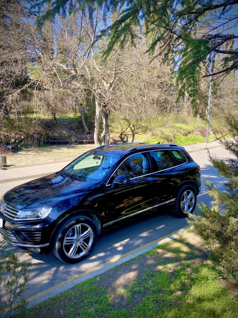 VW Touareg 3.0 TDI V6, снимка 3 - Автомобили и джипове - 52138604
