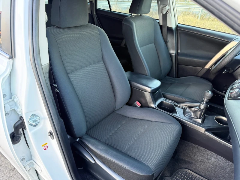Toyota Rav4 2.0 D-4D / AWD 4X4 / TEMPOMAT / 186 000km !!!, снимка 11 - Автомобили и джипове - 52424464