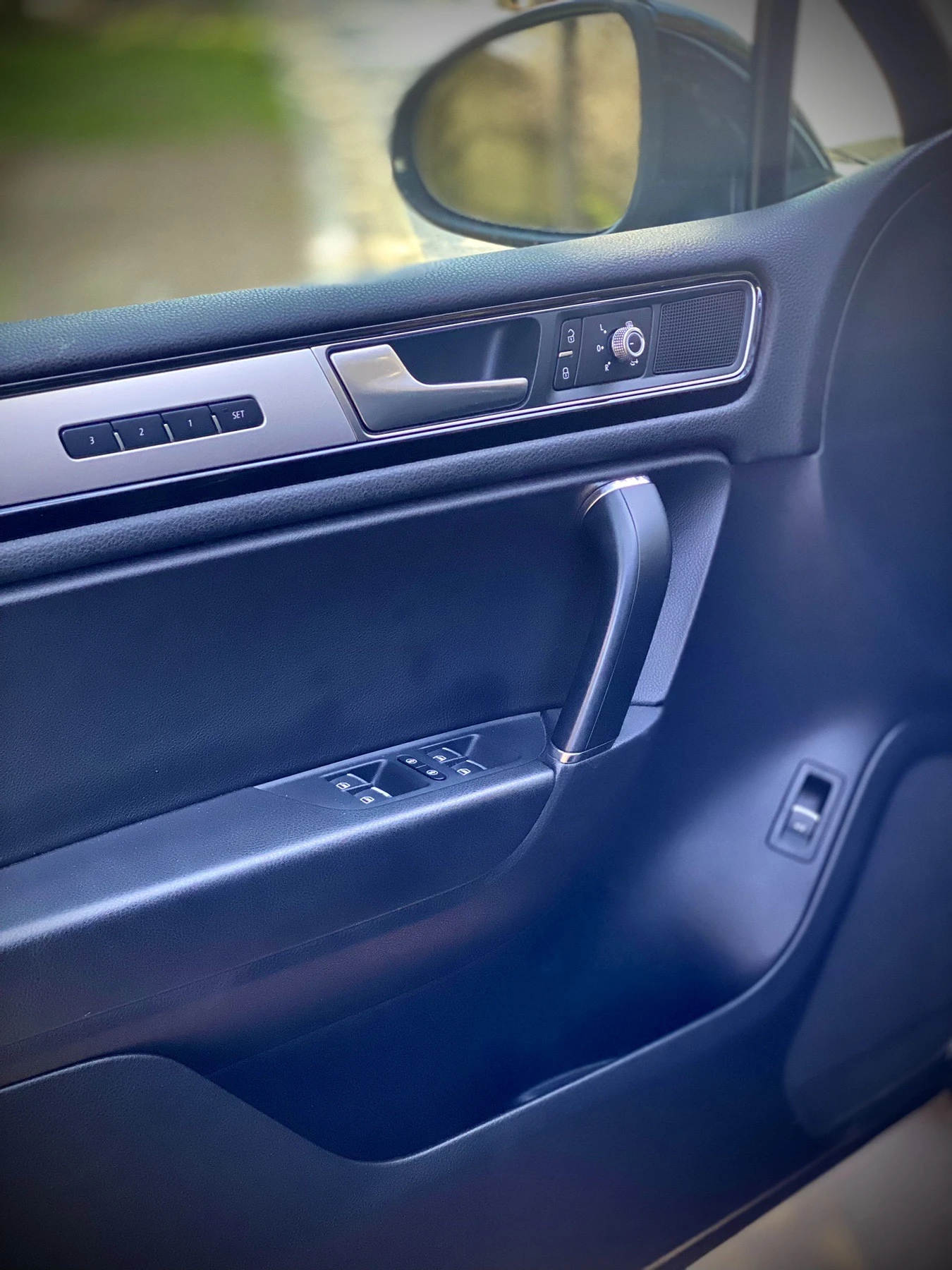 VW Touareg 3.0 TDI V6 | Mobile.bg   9