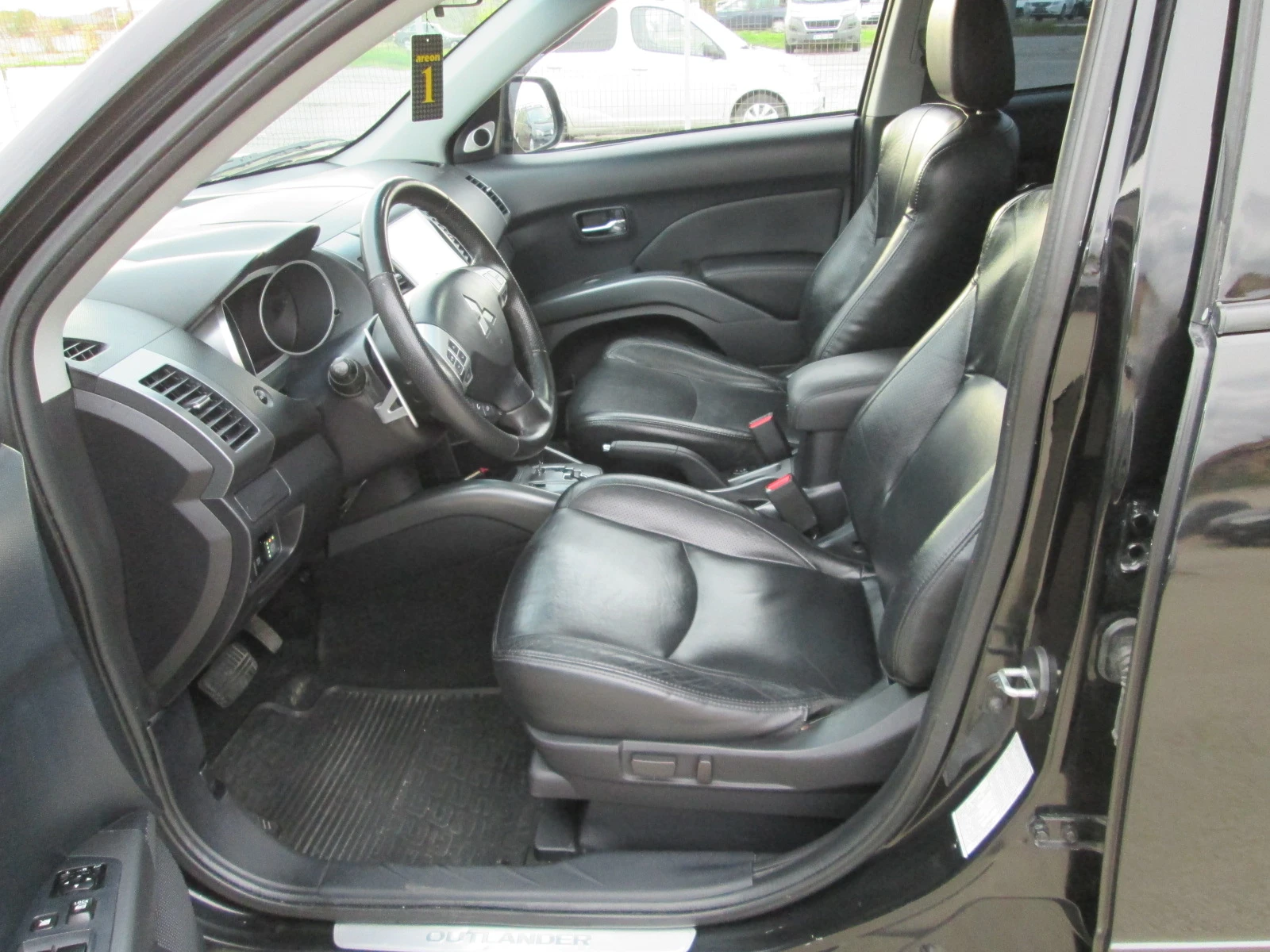 Mitsubishi Outlander 2.4I ГАЗ-КОЖА-НАВИ-КАМЕРА - изображение 9