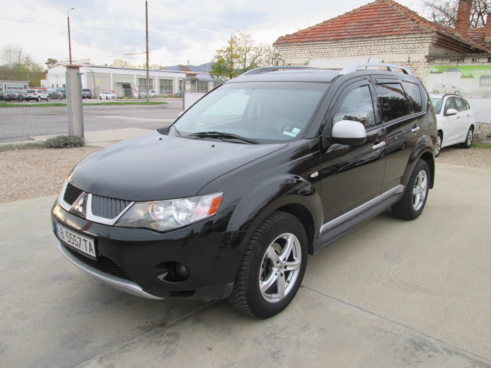 Mitsubishi Outlander 2.4I ГАЗ-КОЖА-НАВИ-КАМЕРА - изображение 8