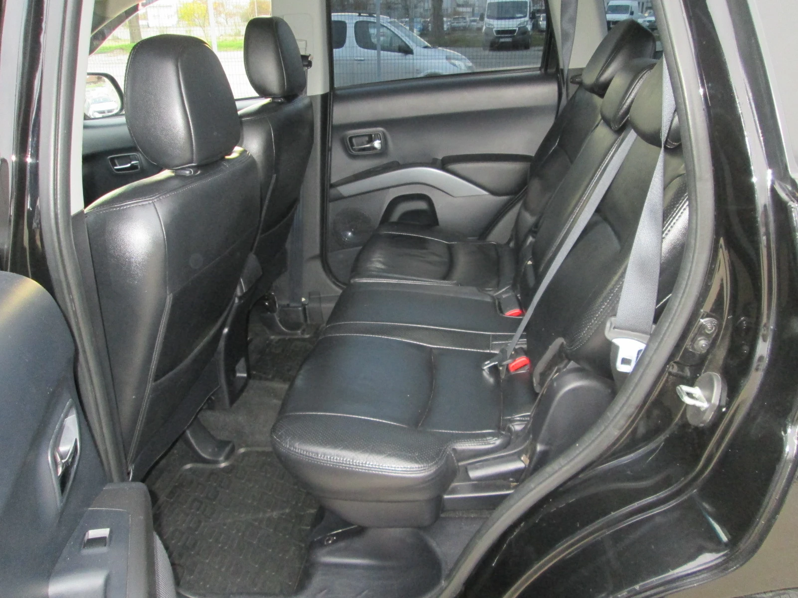 Mitsubishi Outlander 2.4I --- | Mobile.bg   14