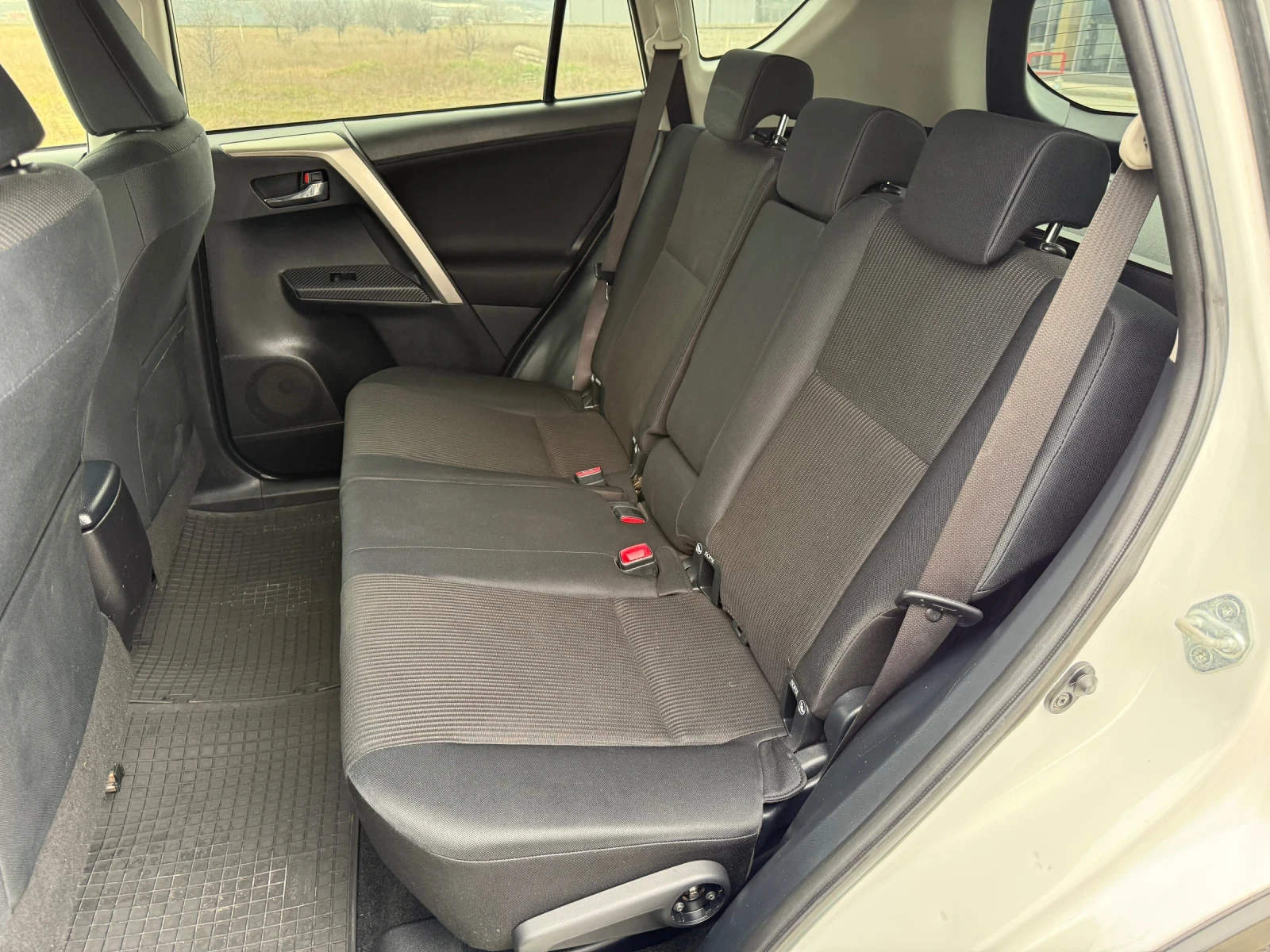 Toyota Rav4 2.0 D-4D / AWD 4X4 / AVTOPILOT / 186 000km !!!, снимка 12 - Автомобили и джипове - 52424464