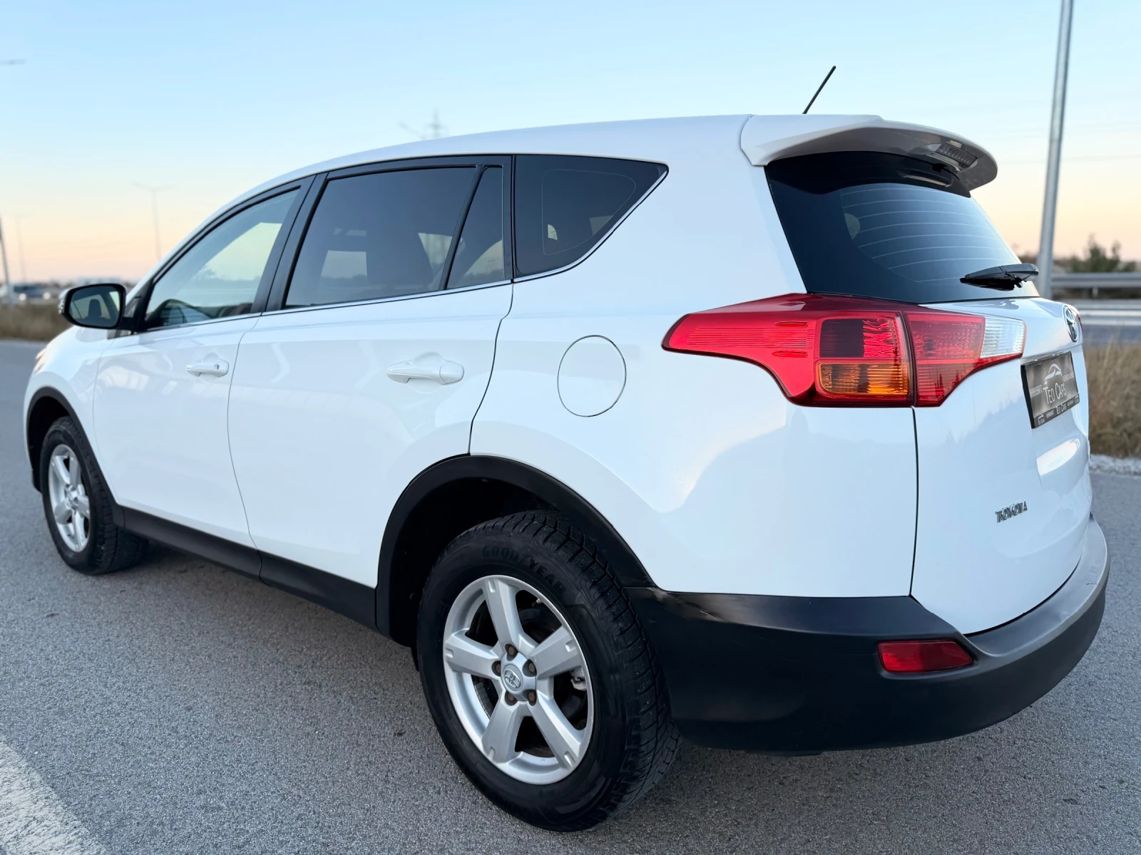 Toyota Rav4 2.0 D-4D / AWD 4X4 / TEMPOMAT / 186 000km !!! | Mobile.bg � ����������� 6