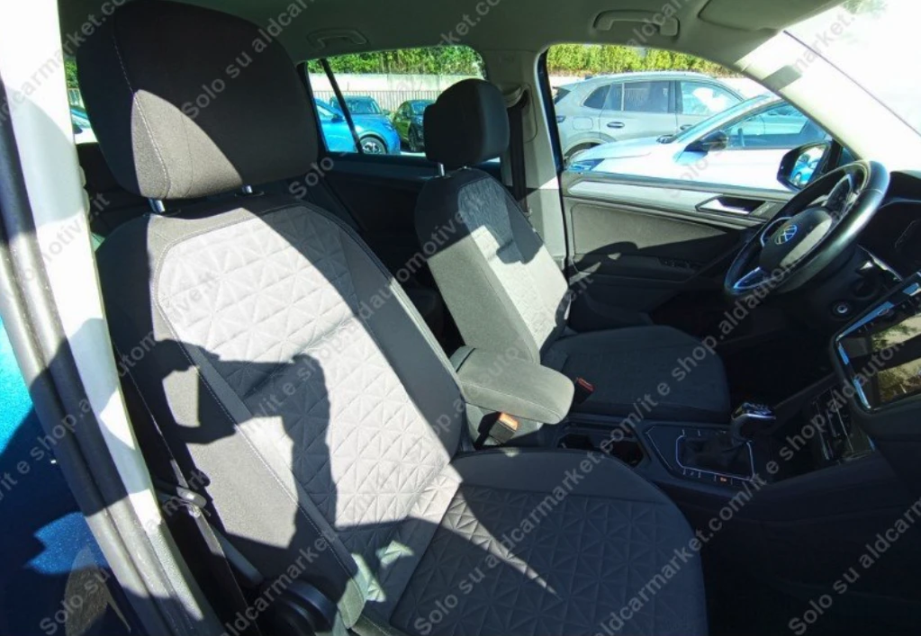 VW Tiguan 2.0 TDI Life, снимка 8 - Автомобили и джипове - 54471935