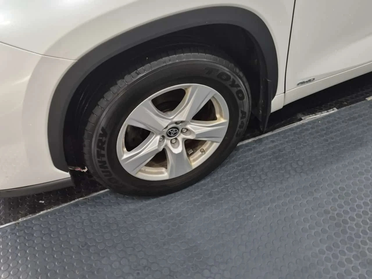 Toyota Highlander HYBRID LE| 7 МЕСТА| 2 КЛЮЧА| 2 ЧИФТА ГУМИ| , снимка 7 - Автомобили и джипове - 55279759