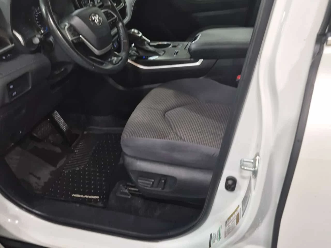 Toyota Highlander HYBRID LE| 7 МЕСТА| 2 КЛЮЧА| 2 ЧИФТА ГУМИ| , снимка 11 - Автомобили и джипове - 55279759