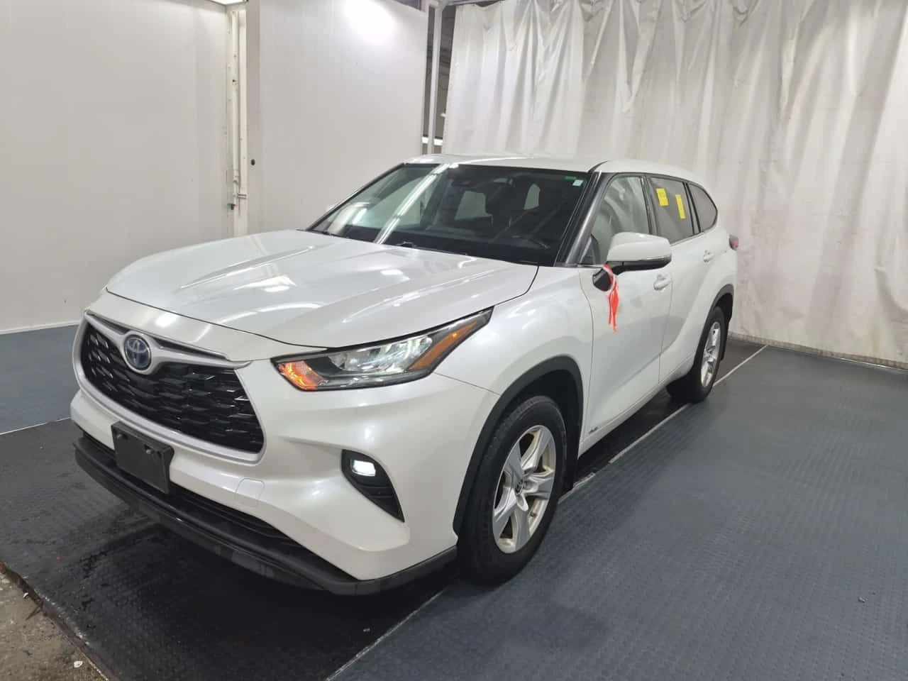 Toyota Highlander HYBRID LE| 7 МЕСТА| 2 КЛЮЧА| 2 ЧИФТА ГУМИ| 