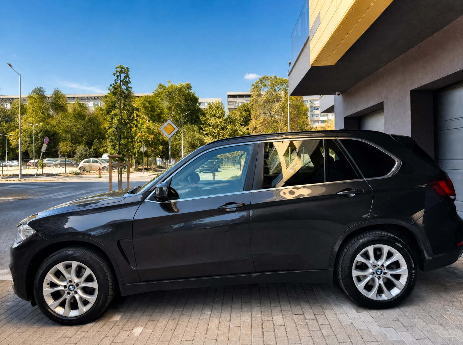 BMW X5 40d/HarmanCardon/360* /Адапт.Окачване/Комфорт сало, снимка 5 - Автомобили и джипове - 55890229