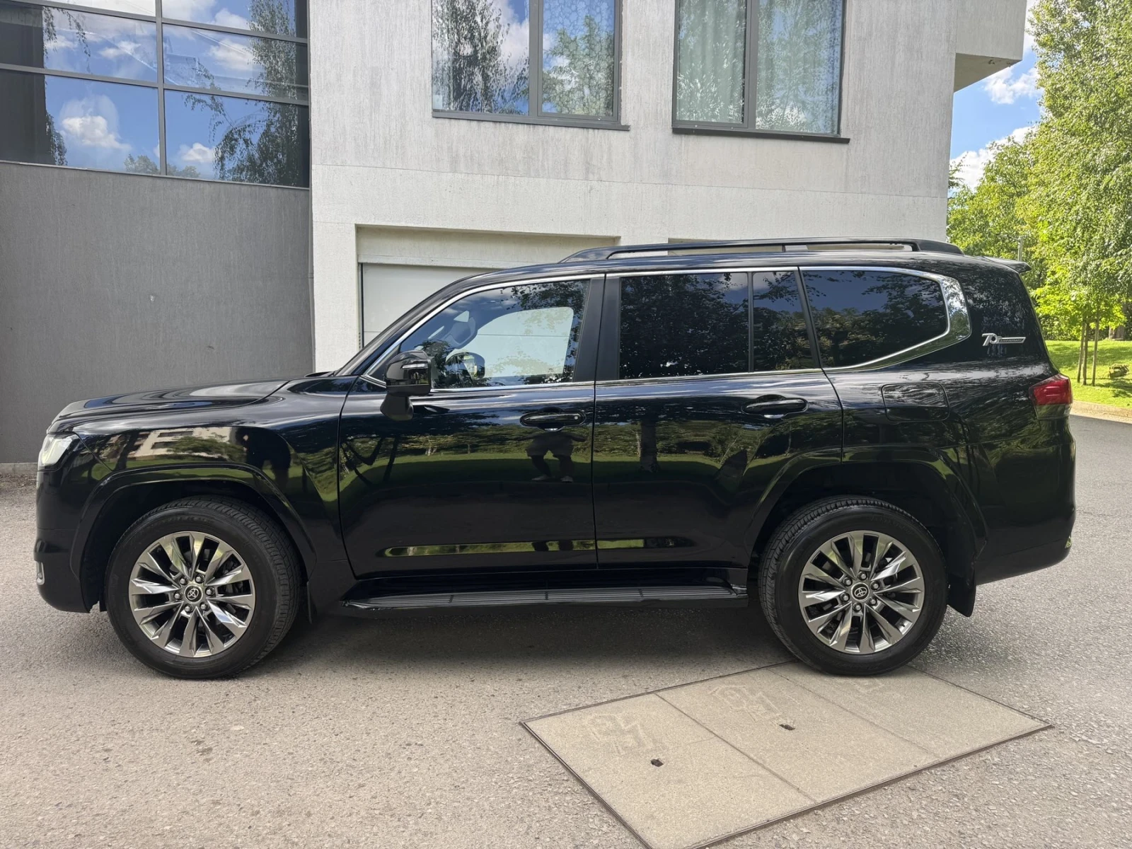 Toyota Land cruiser 300 / 70TH ANNIVERSARY / V6, снимка 4 - Автомобили и джипове - 55976943