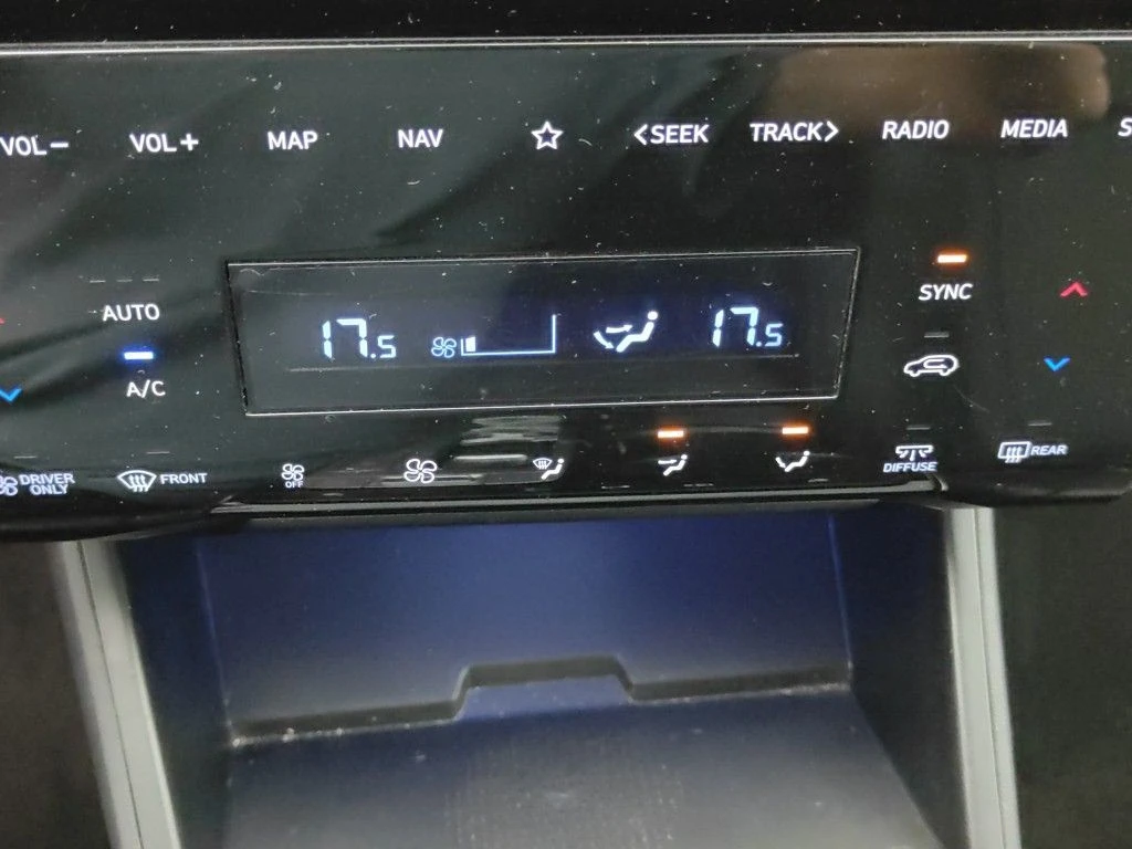 Hyundai Tucson 1.6 T-GDi Plug-in Hybrid 4x4 Feel, снимка 14 - Автомобили и джипове - 56115621