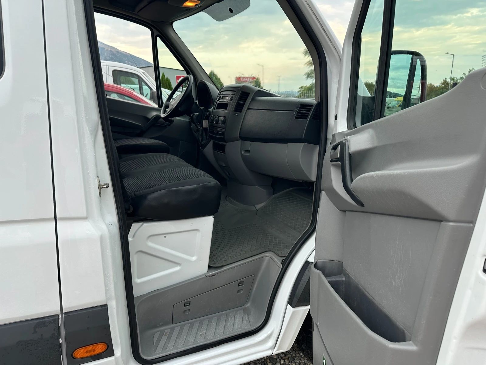 Mercedes-Benz Sprinter 311 maxi / klima / 7места - изображение 8