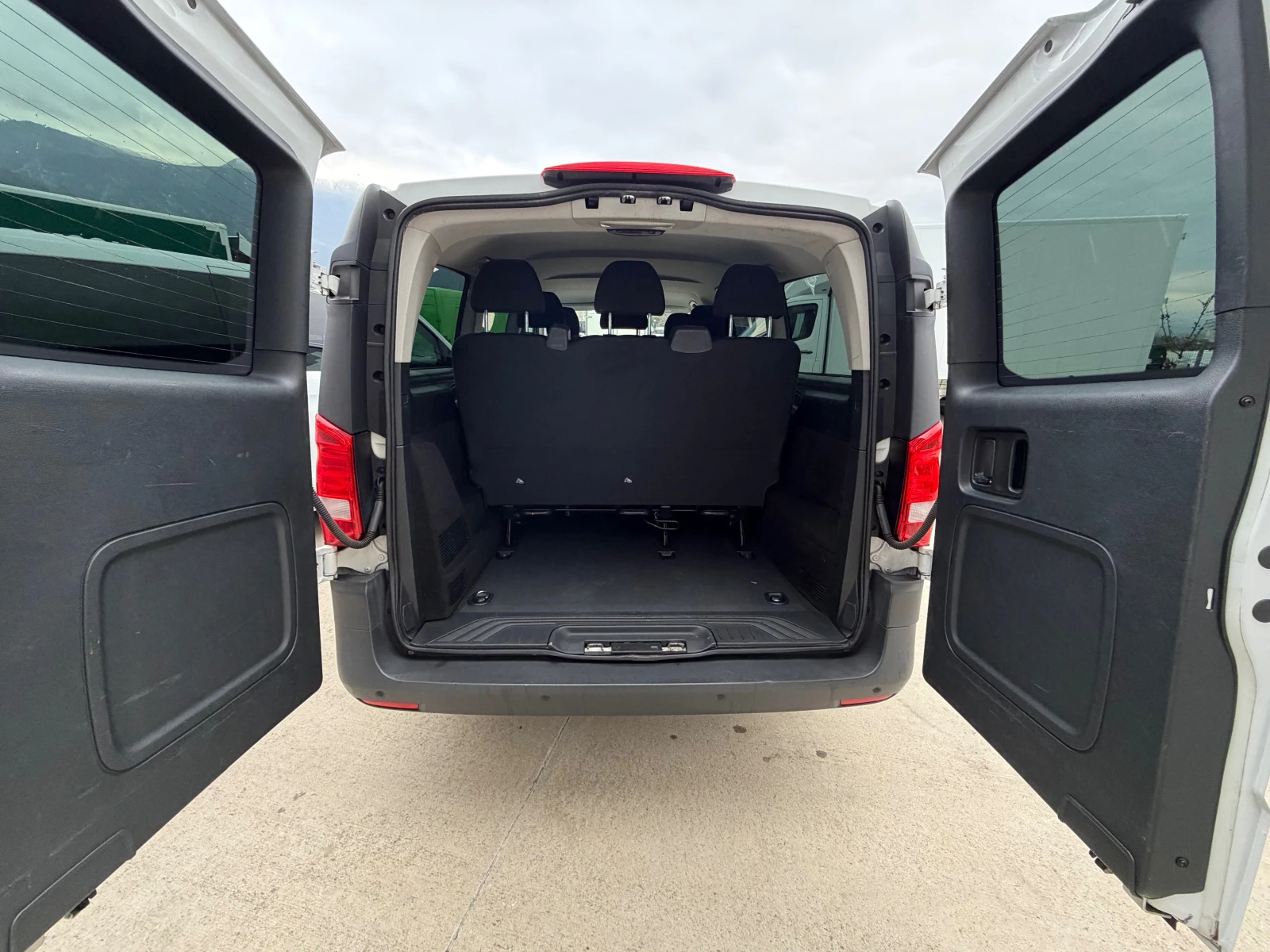 Mercedes-Benz Vito 114-TOURER!3-Броя!9-МЕСТЕН!FULL!ТОП!, снимка 11 - Бусове и автобуси - 53685214