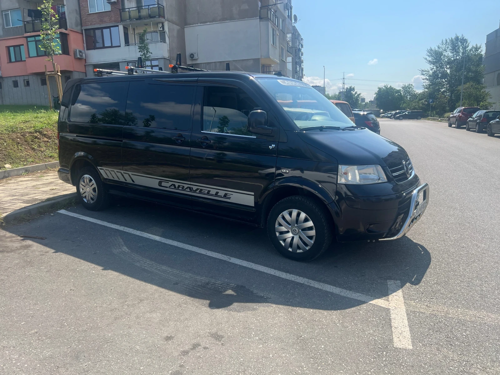VW Caravelle 2, 5 174hp НАВИ 9 места Макси, снимка 3 - Бусове и автобуси - 54770660