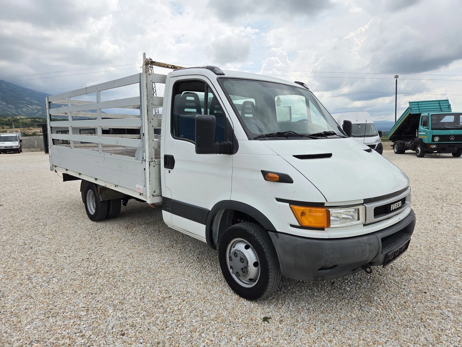 Iveco Daily Италия 4.40м, снимка 2 - Бусове и автобуси - 54942048