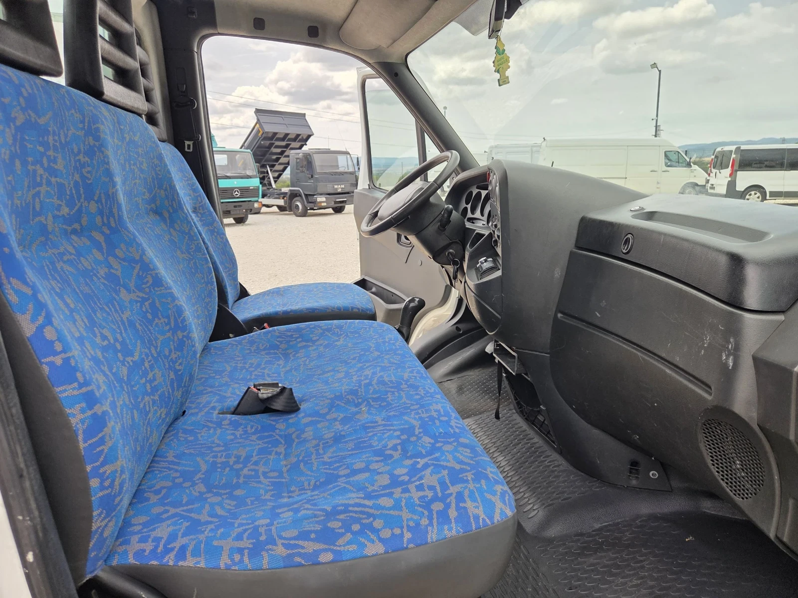 Iveco Daily Италия 4.40м, снимка 10 - Бусове и автобуси - 54942048