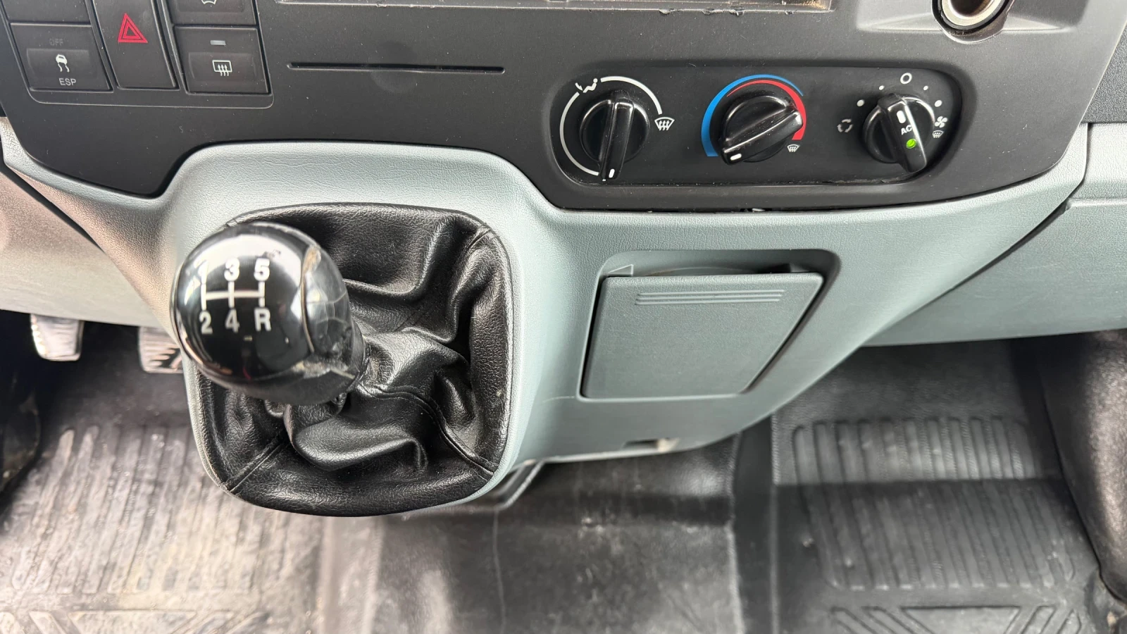 Ford Transit 2.2TDCI 8+ 1 КЛИМАТИК БАРТЕР ЛИЗИНГ, снимка 8 - Бусове и автобуси - 56316923