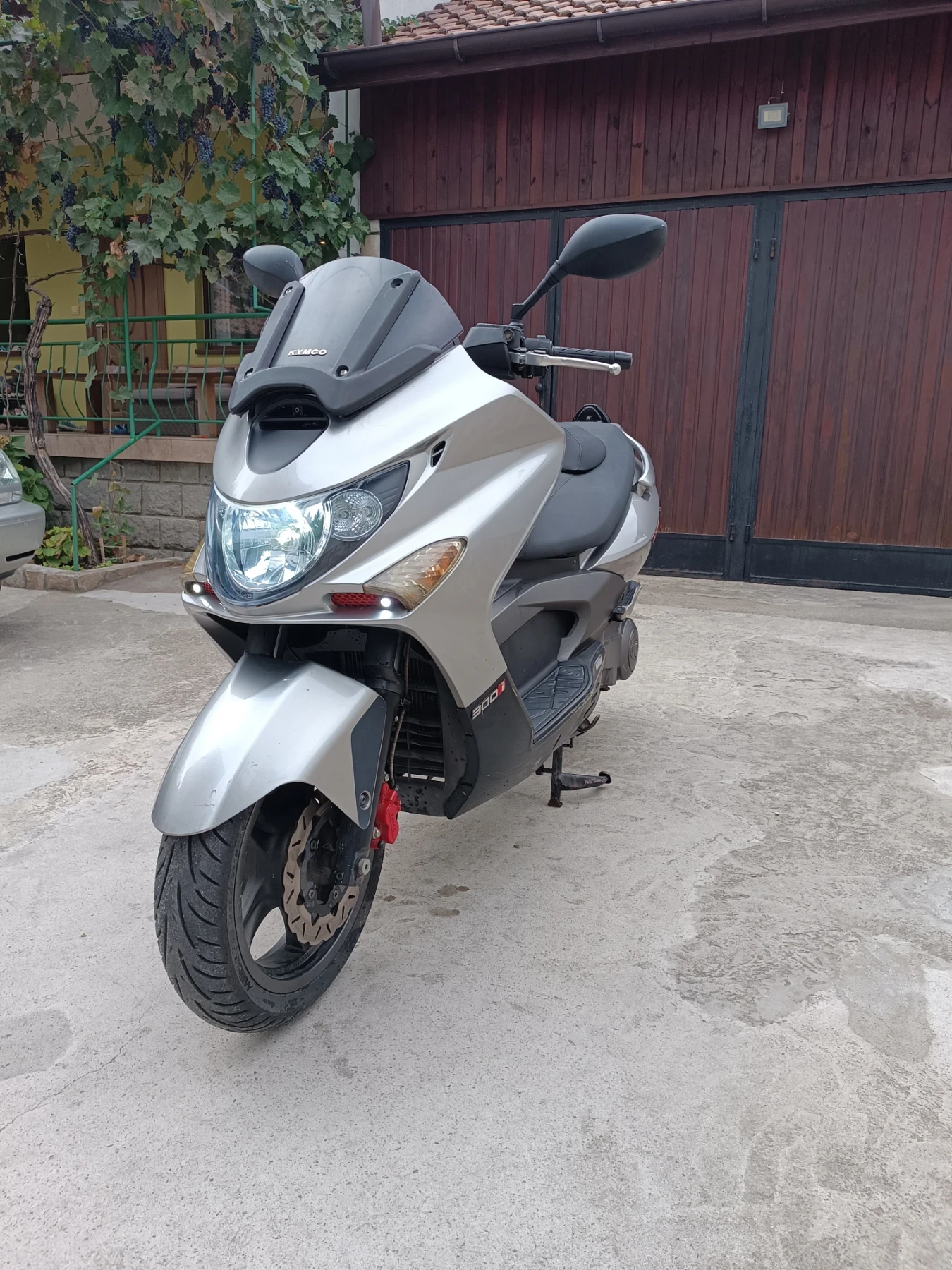 Kymco Xciting 300i R - изображение 2
