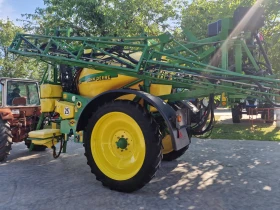      John Deere 832