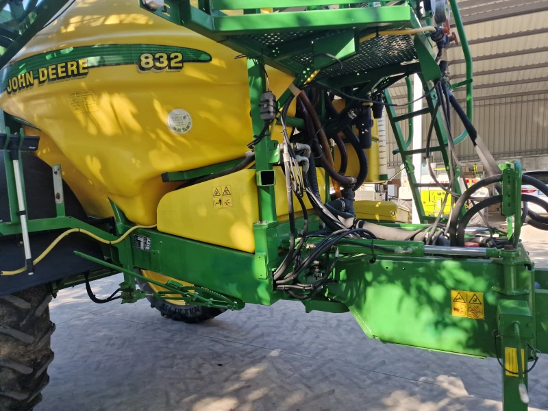 Пръскачка Друга марка John Deere 832, снимка 7 - Селскостопанска техника - 50408645