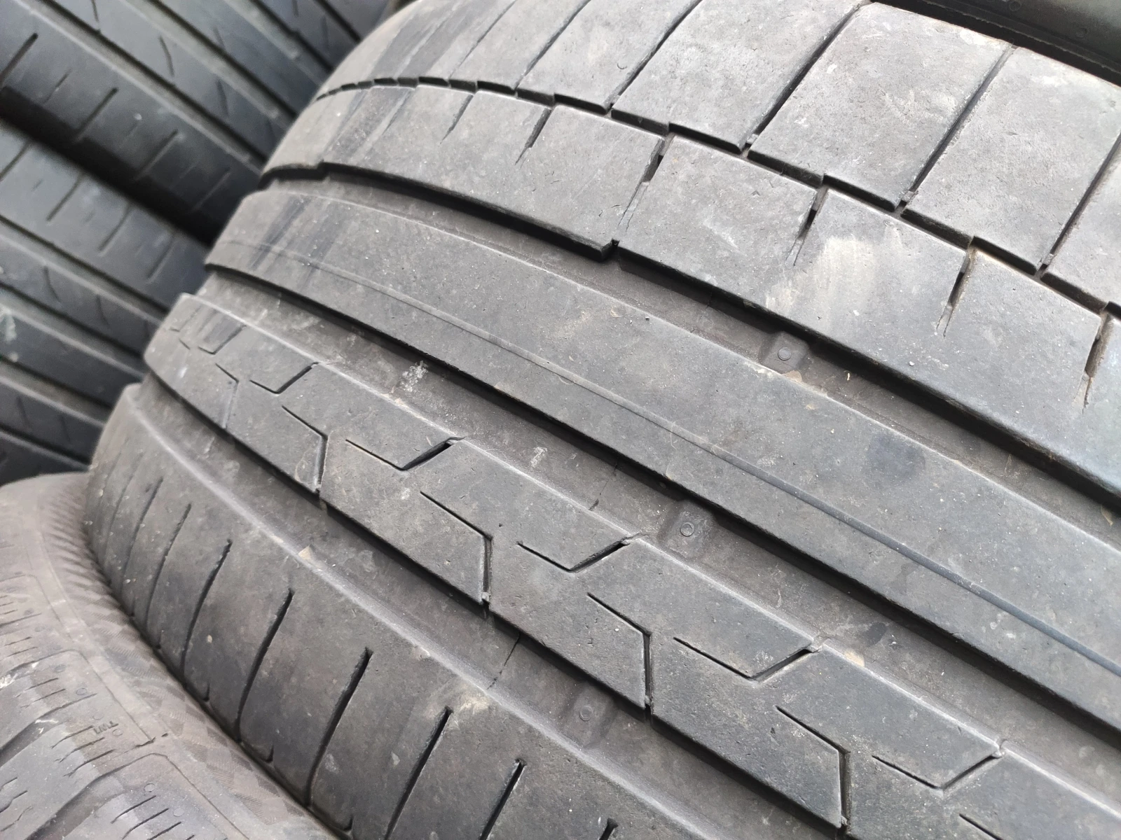 Гуми Летни 275/35R20