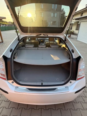 Toyota Prius 1.8 HYBRID FULL ЕКСТРИ, снимка 11