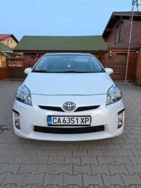 Toyota Prius 1.8 HYBRID FULL ЕКСТРИ, снимка 1