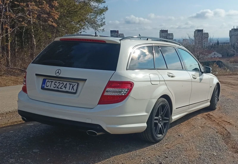 Mercedes-Benz C 320 Amg 4matic, снимка 4 - Автомобили и джипове - 48237417