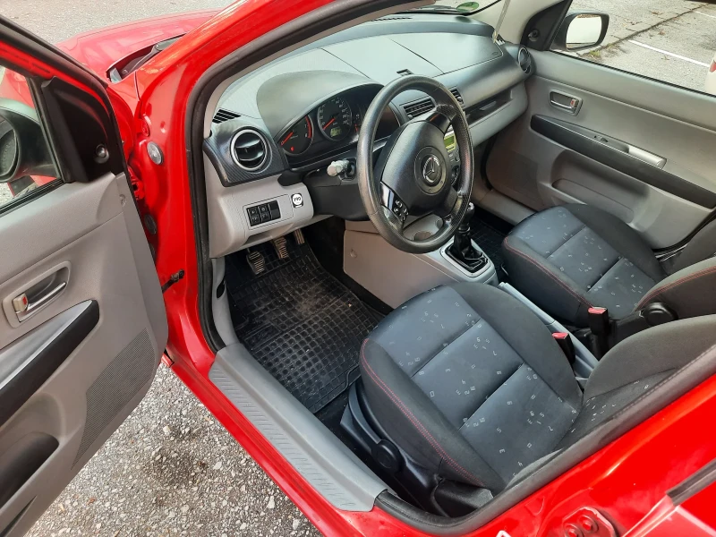 Mazda 2, снимка 11 - Автомобили и джипове - 48549421