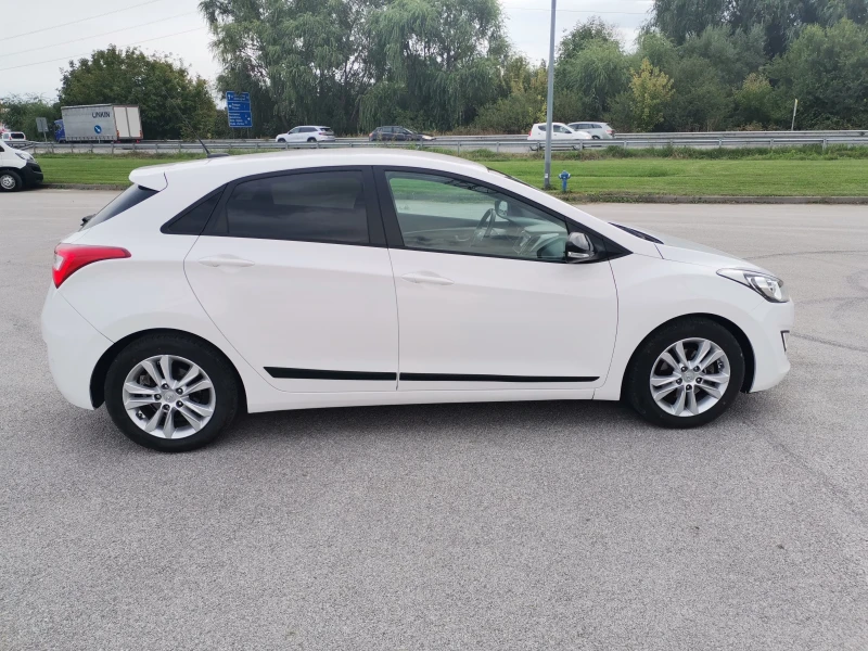 Hyundai I30 1.6, снимка 8 - Автомобили и джипове - 48714919