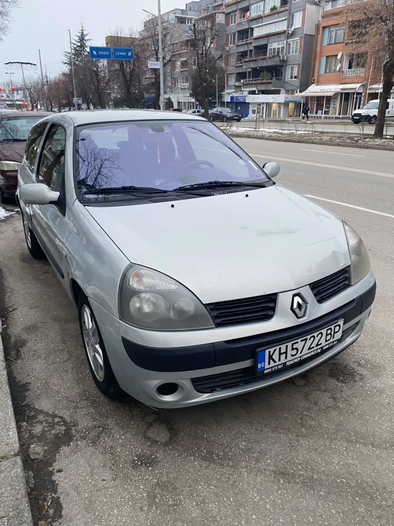 Renault Clio, снимка 1 - Автомобили и джипове - 48765672