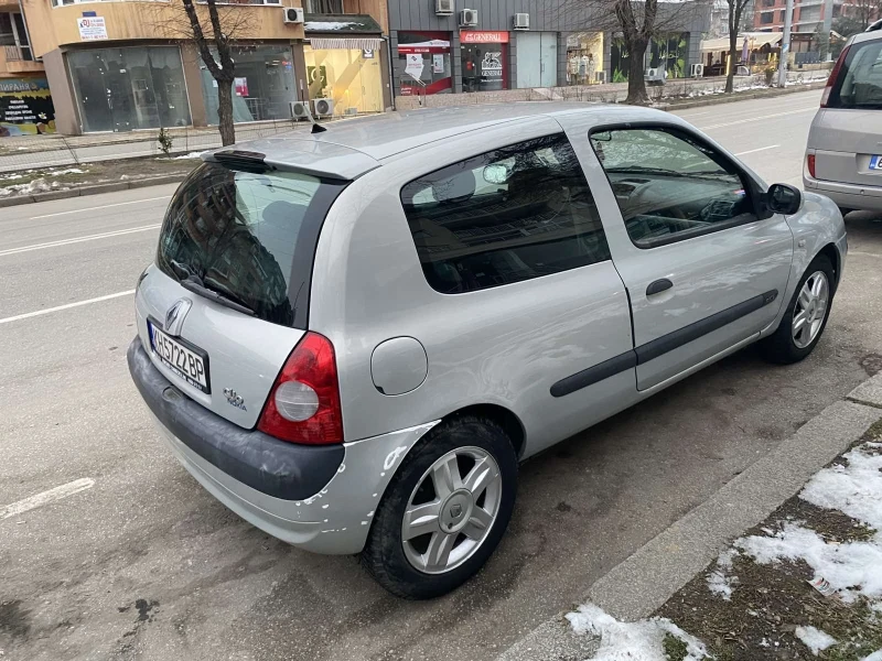 Renault Clio, снимка 6 - Автомобили и джипове - 48765672