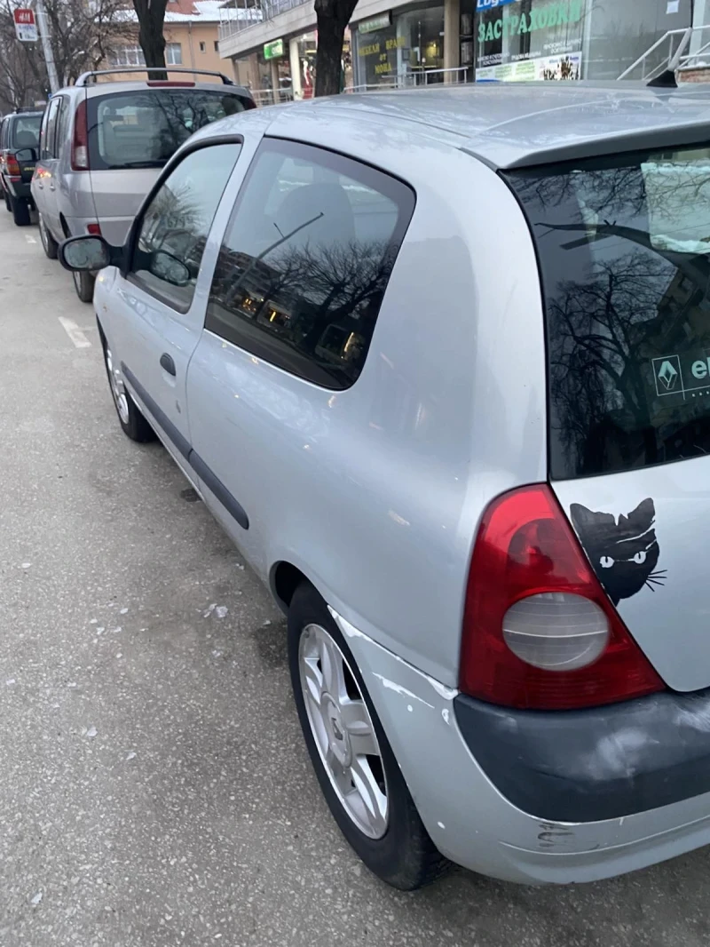 Renault Clio, снимка 3 - Автомобили и джипове - 48765672