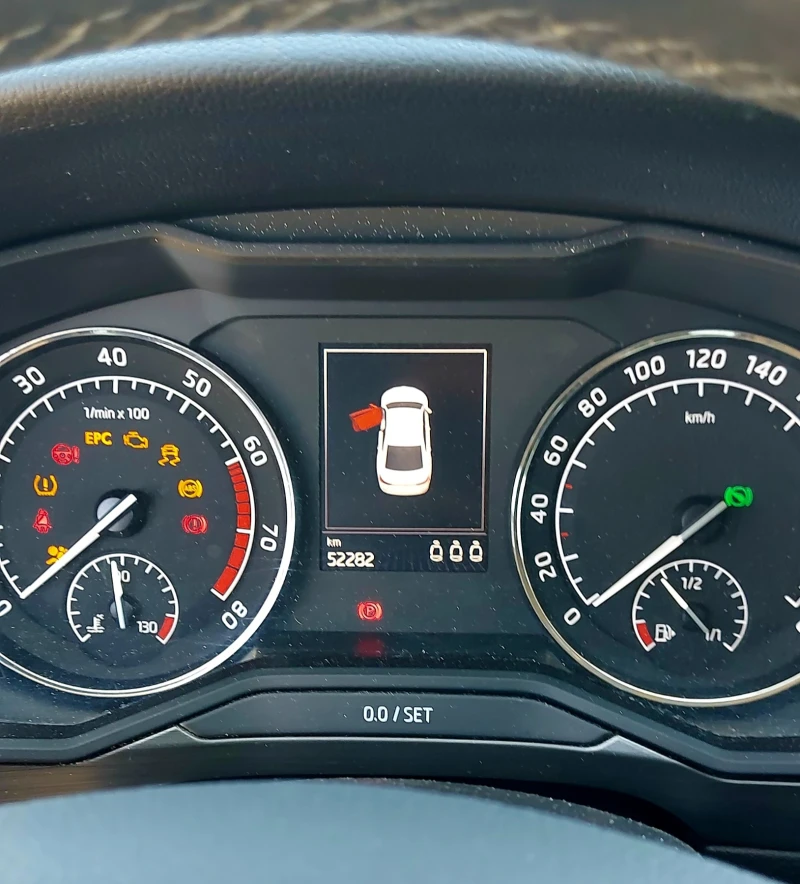 Skoda Superb 53.700 KM  1.8 TSI Bi-Xenon, снимка 7 - Автомобили и джипове - 51802099