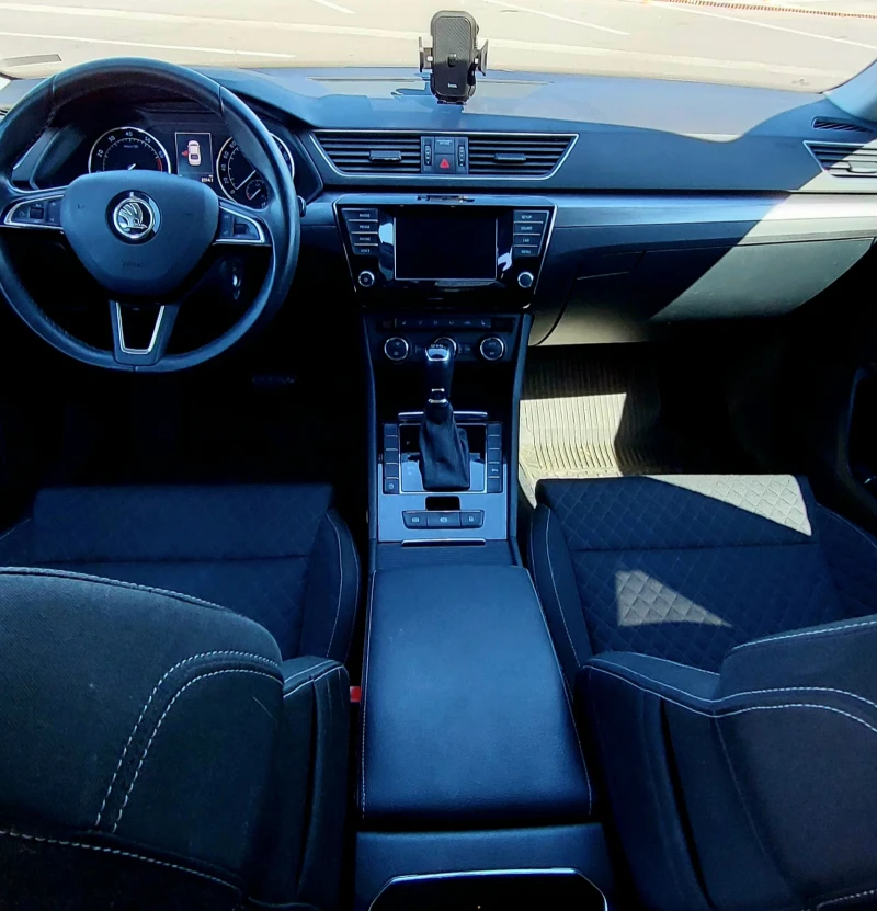 Skoda Superb 53.700 KM  1.8 TSI Bi-Xenon, снимка 10 - Автомобили и джипове - 51802099