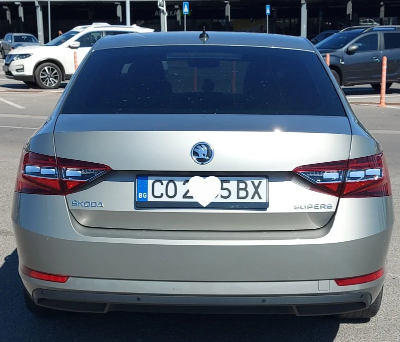 Skoda Superb 53.700 KM  1.8 TSI Bi-Xenon, снимка 4 - Автомобили и джипове - 51802099