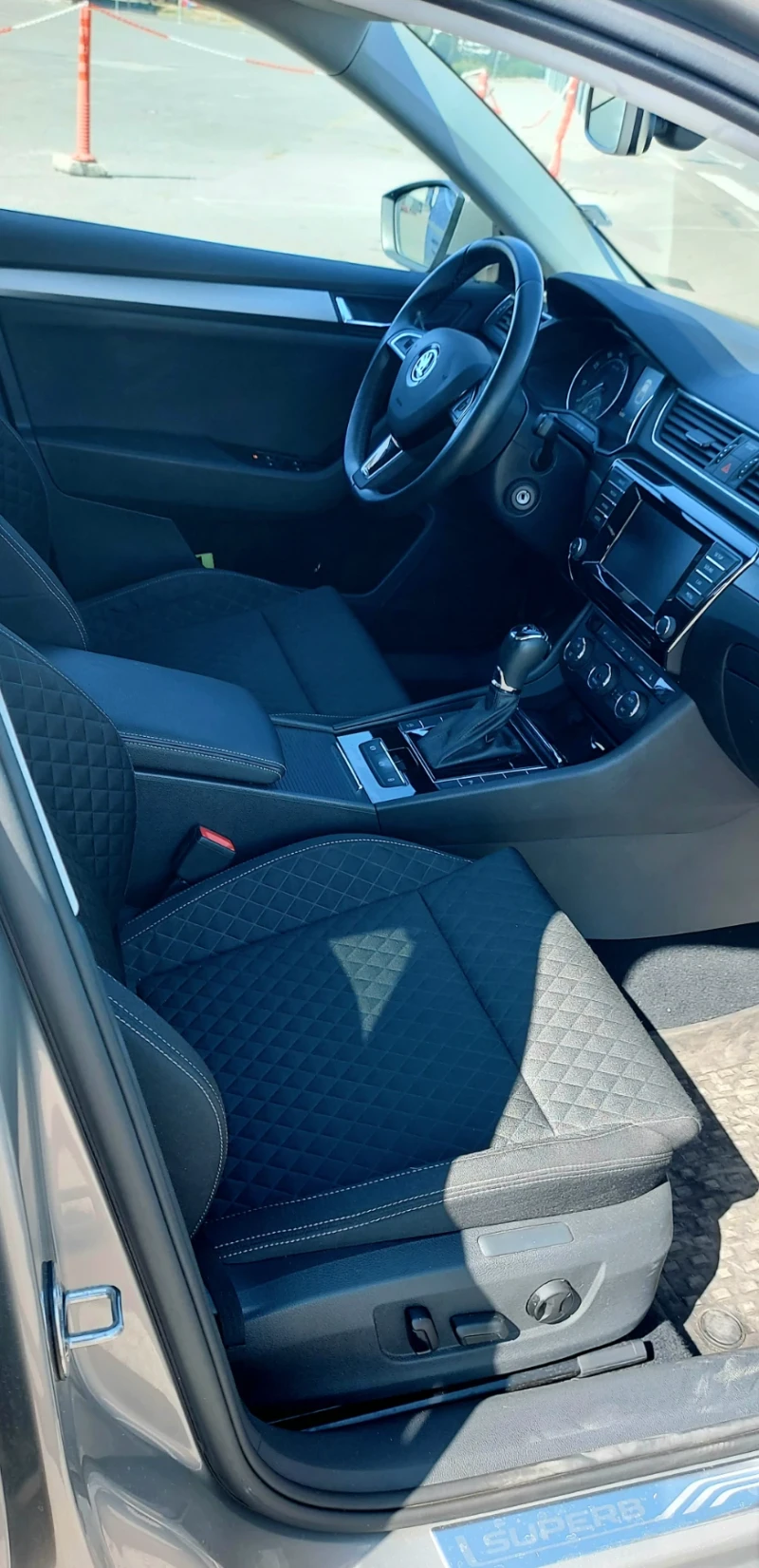 Skoda Superb 53.700 KM  1.8 TSI Bi-Xenon, снимка 11 - Автомобили и джипове - 51802099